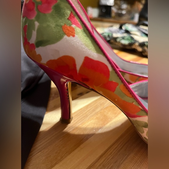 Anne Klein pink floral heels, size 6.5 - Picture 2 of 8